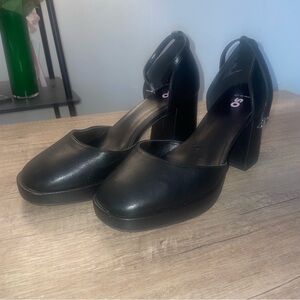 SO Black Women's Heels Size 9.5